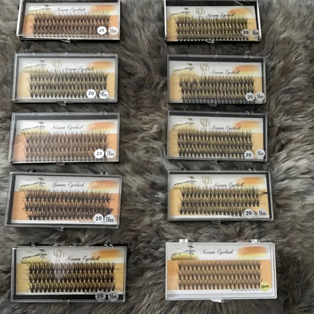 Lashes - Picture 5 of 6